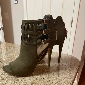 Gorgeous Olive Green Heels
